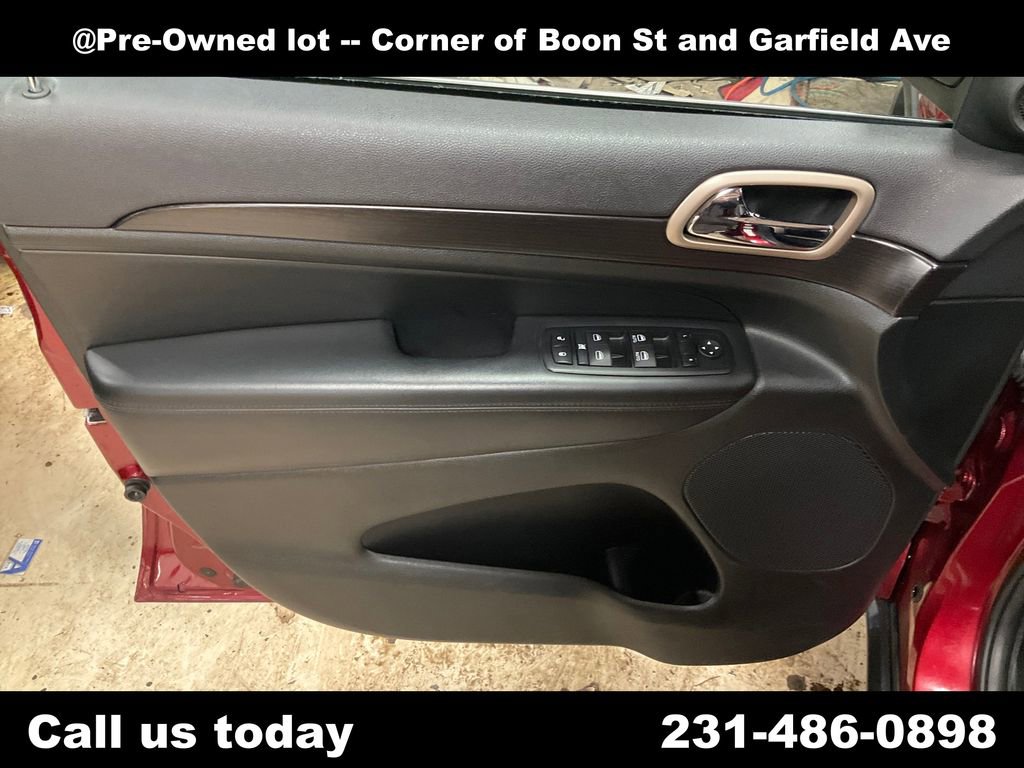 Used 2015 Jeep Grand Cherokee Laredo w/ Quick Order Package 23E AWD/4WD image 15