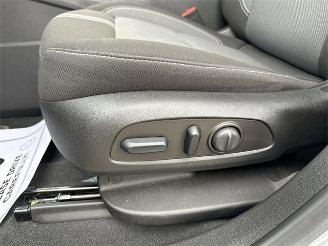 Used 2023 Chevrolet Blazer LT w/ Convenience Package image 12