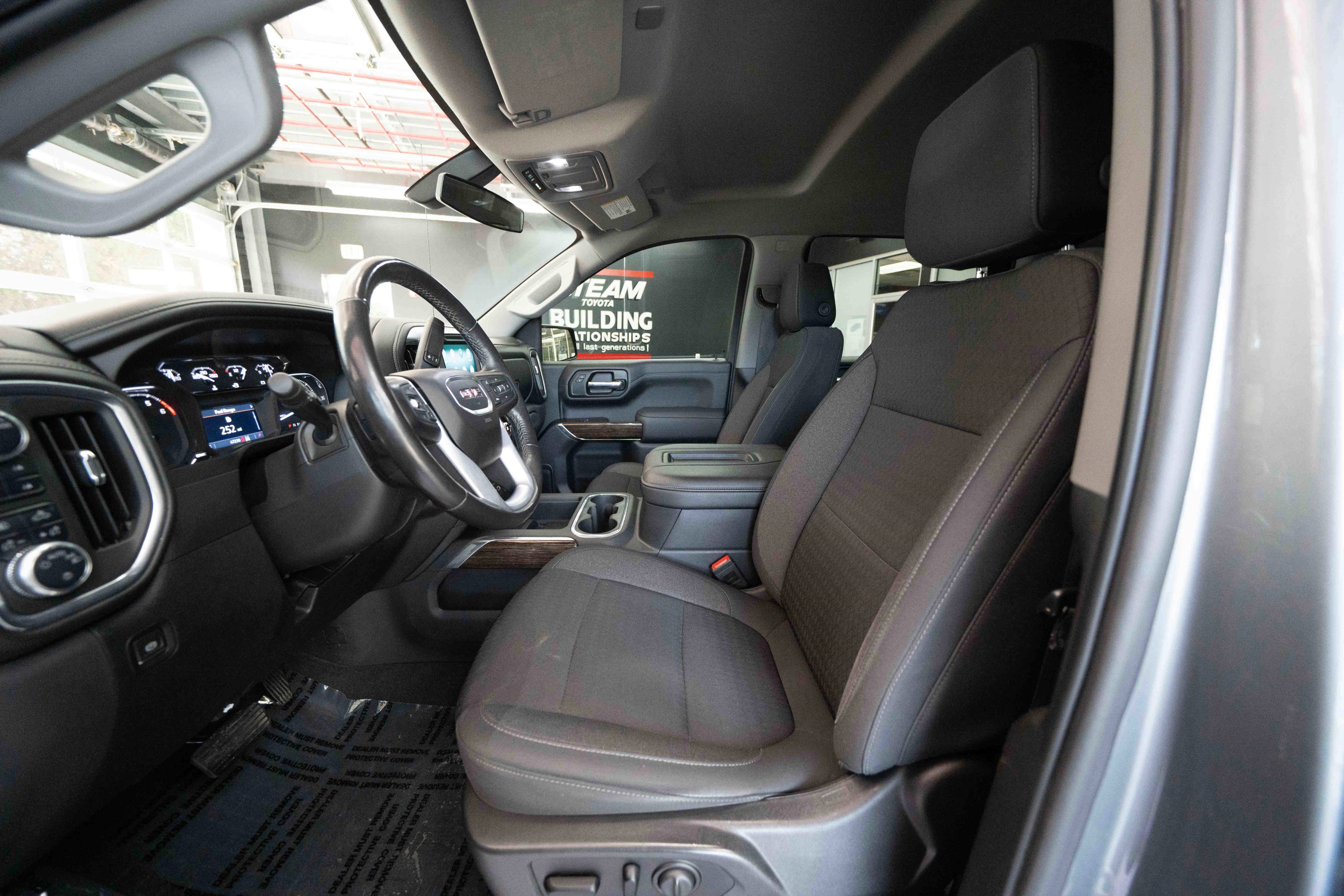 Used 2020 GMC Sierra 1500 Elevation w/ Elevation Value Package image 9