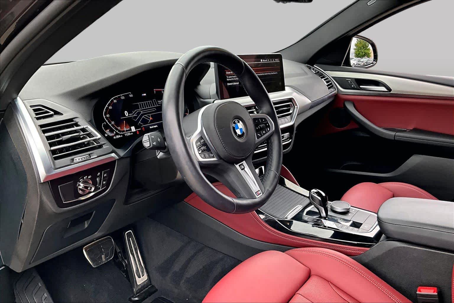 Used 2025 BMW X4 xDrive30i AWD/4WD image 16