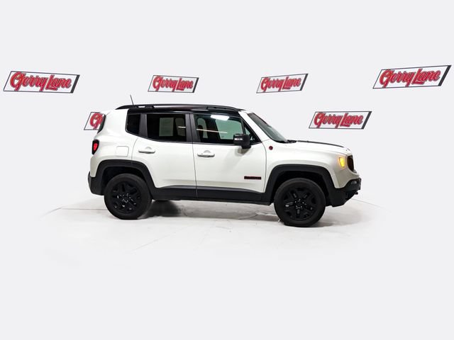Used 2018 Jeep Renegade Trailhawk w/ UConnect 8.4 Nav Group AWD/4WD image 3