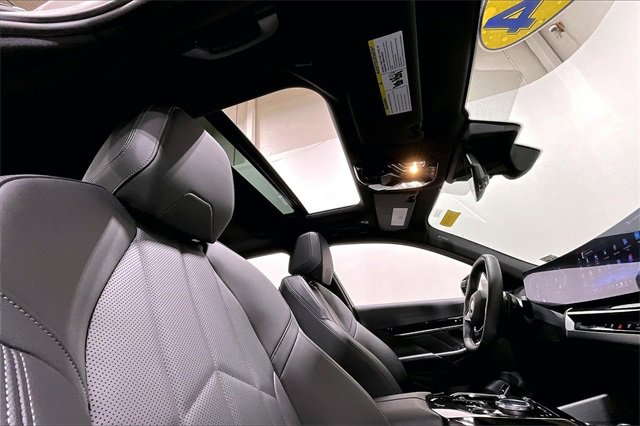 Used 2024 BMW 530i xDrive w/ Convenience Package image 16