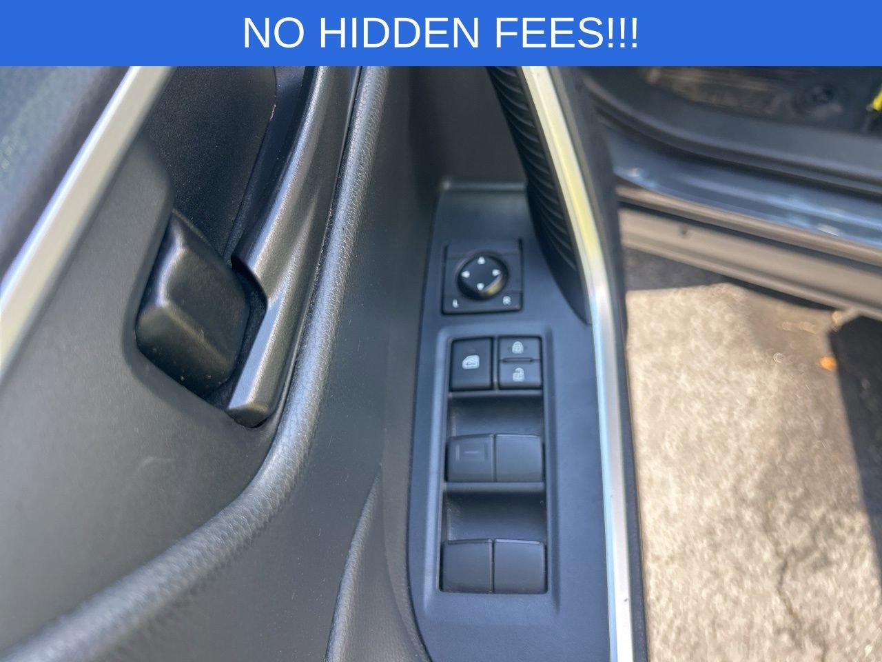 Used 2022 Toyota RAV4 LE FWD image 18