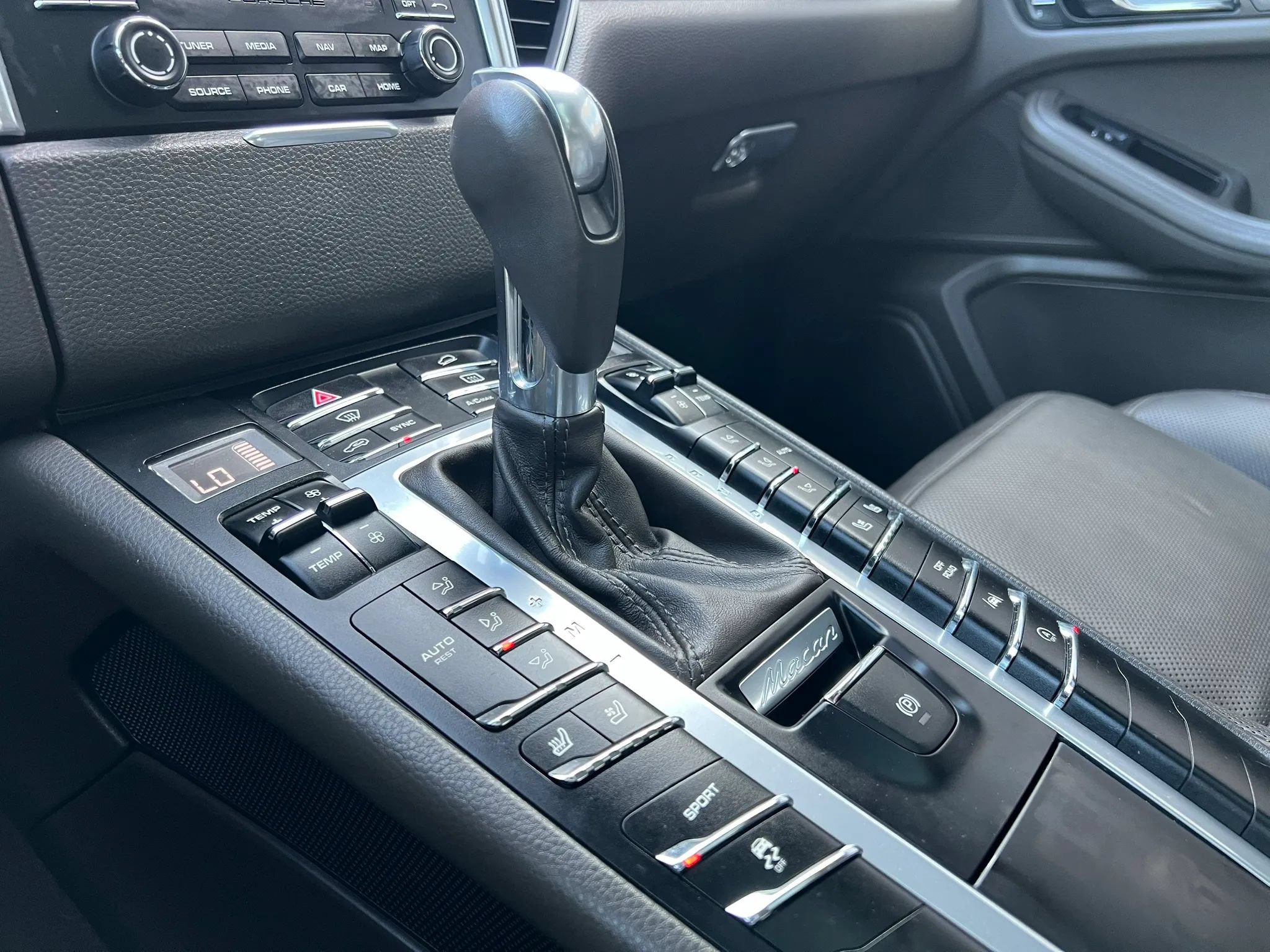 Used 2017 Porsche Macan S AWD/4WD image 29