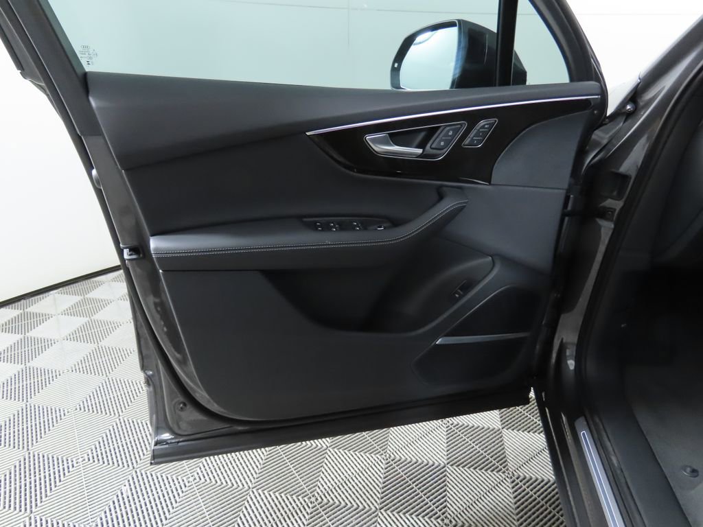 Used 2025 Audi Q7 3.0T Premium Plus w/ Premium Plus Package image 27