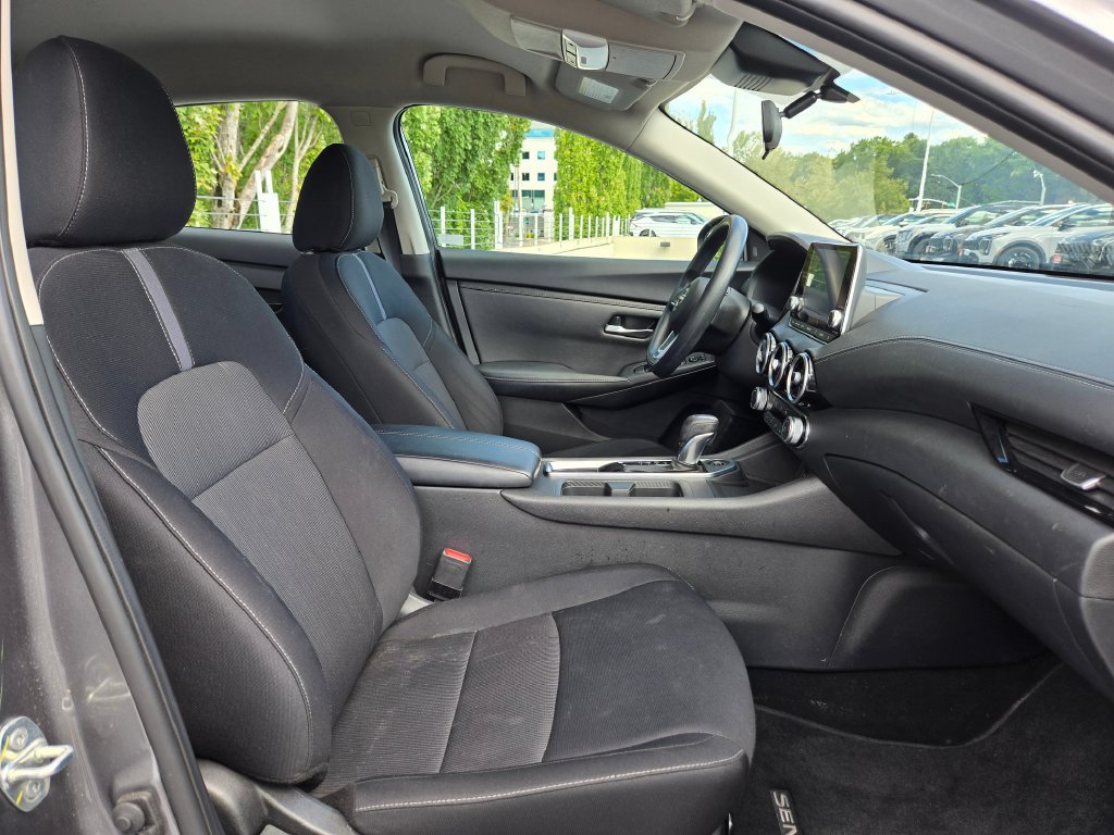 Used 2024 Nissan Sentra SV FWD image 11