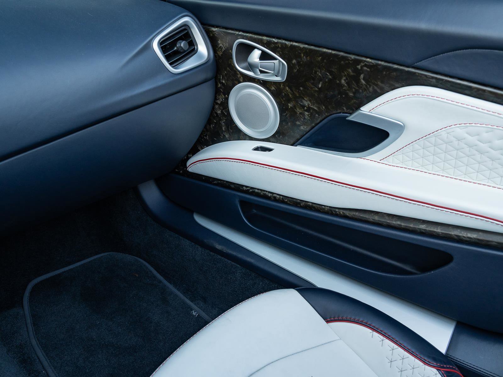 Used 2022 Aston Martin DBS Superleggera Volante image 47