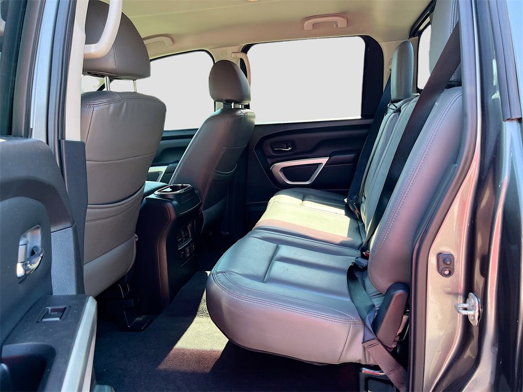 Used 2021 Nissan Titan SV w/ SV Convenience Package image 22