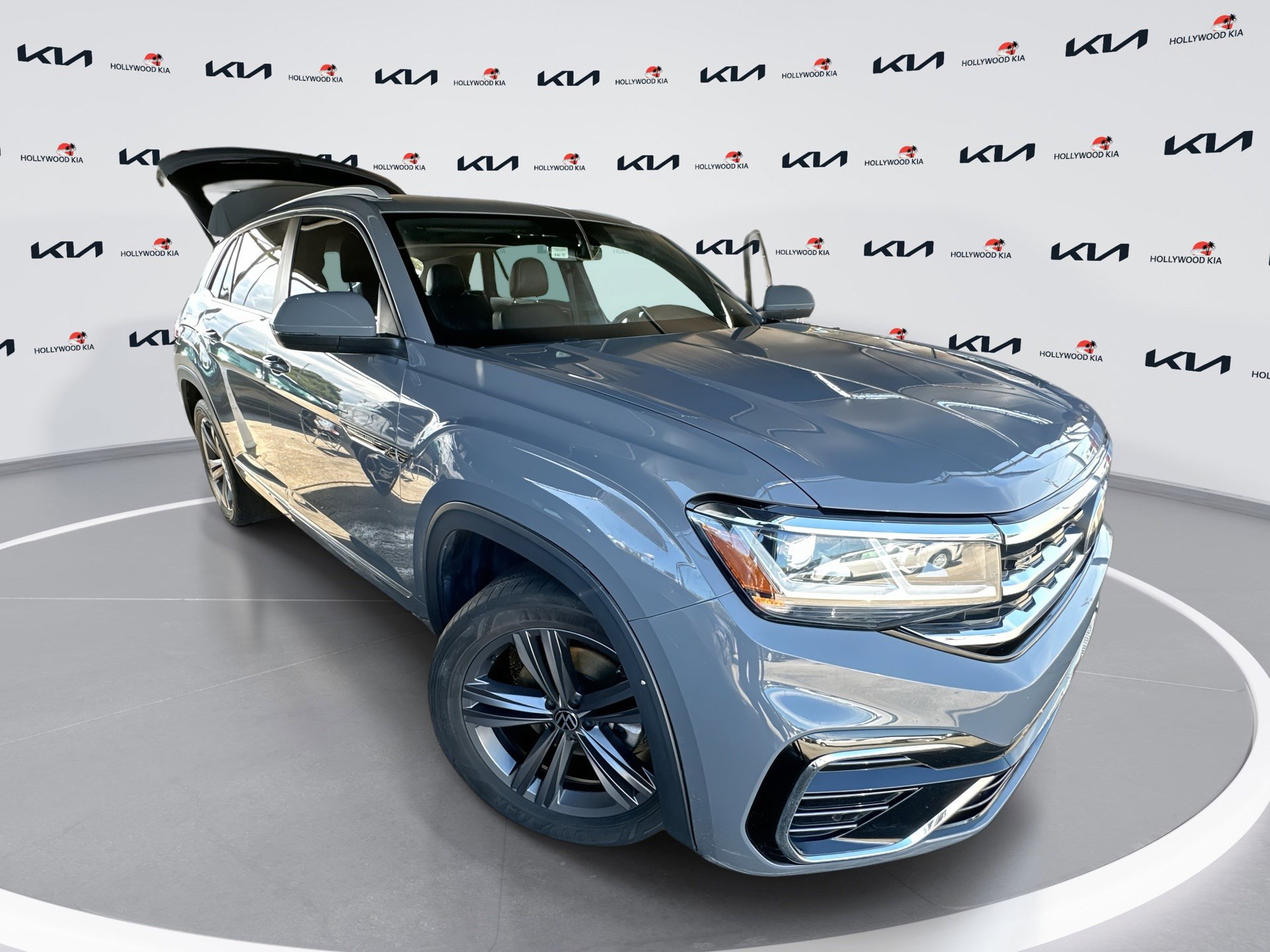 Used 2021 Volkswagen Atlas Cross Sport SE w/ Panoramic Sunroof Package