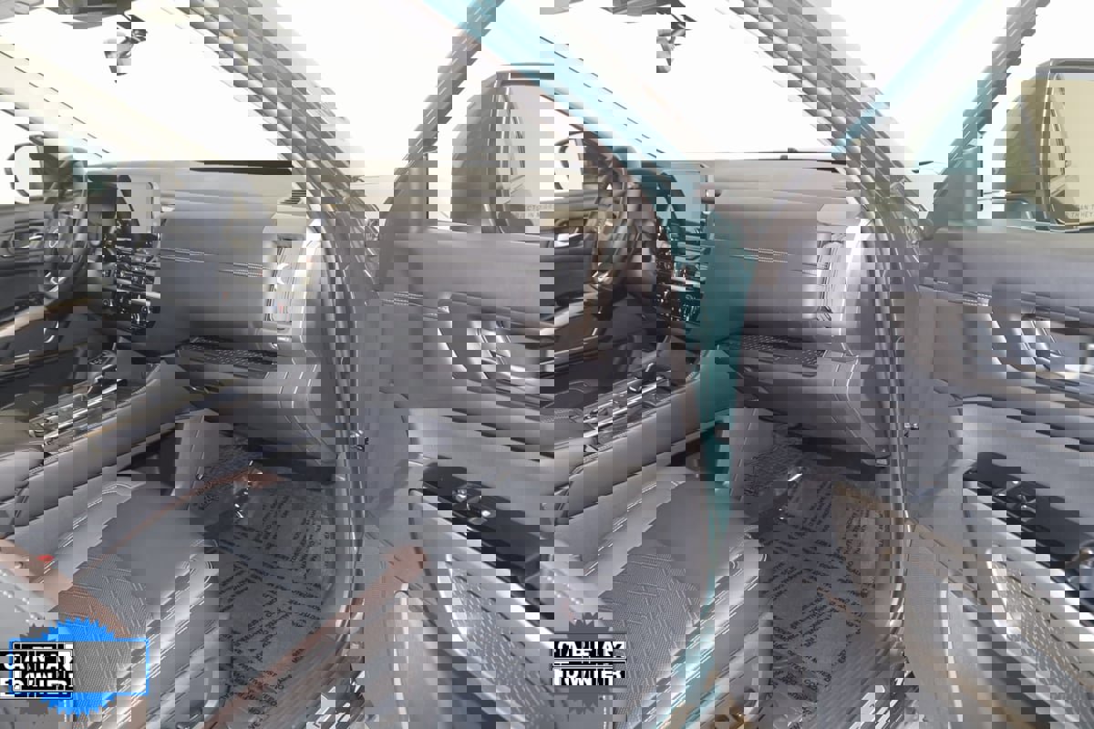 Used 2024 Nissan Pathfinder Platinum w/ Cargo Package image 44