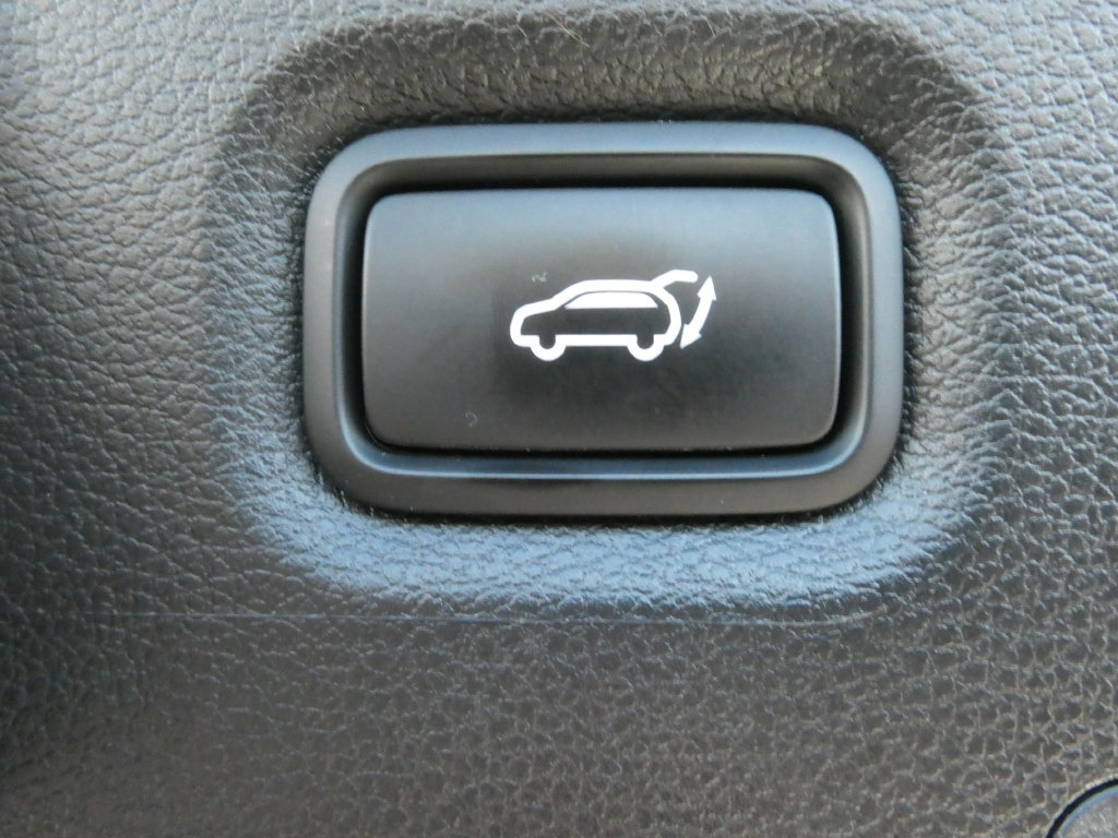 Used 2023 Hyundai Santa Fe Limited AWD/4WD image 18