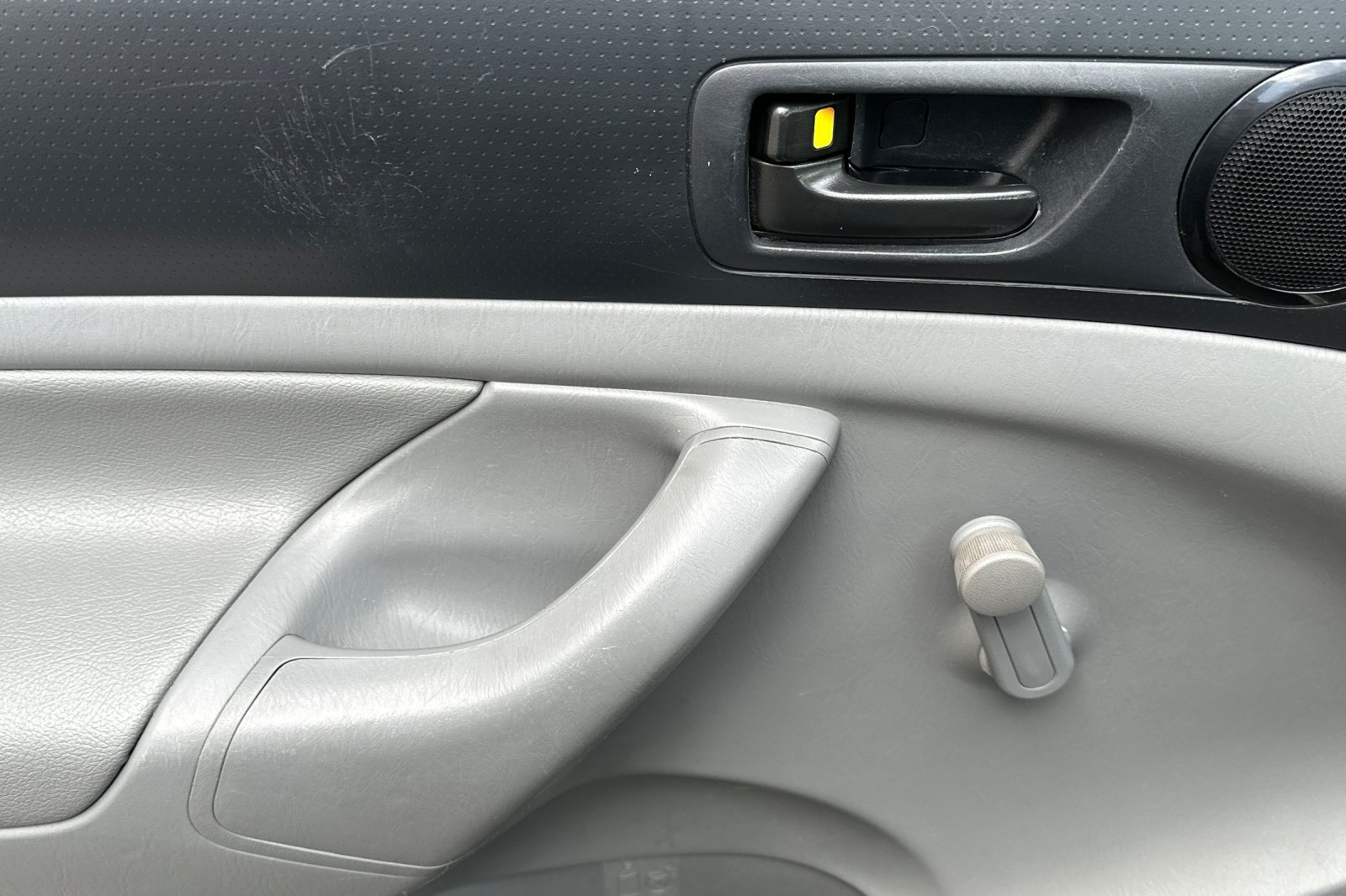 Used 2014 Toyota Tacoma 4x4 Regular Cab image 11