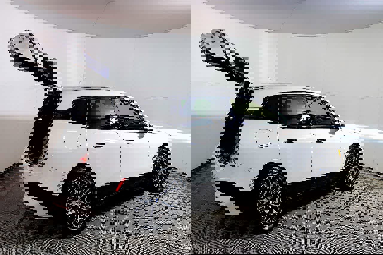 Used 2023 BMW iX M60 w/ Executive Package image 22