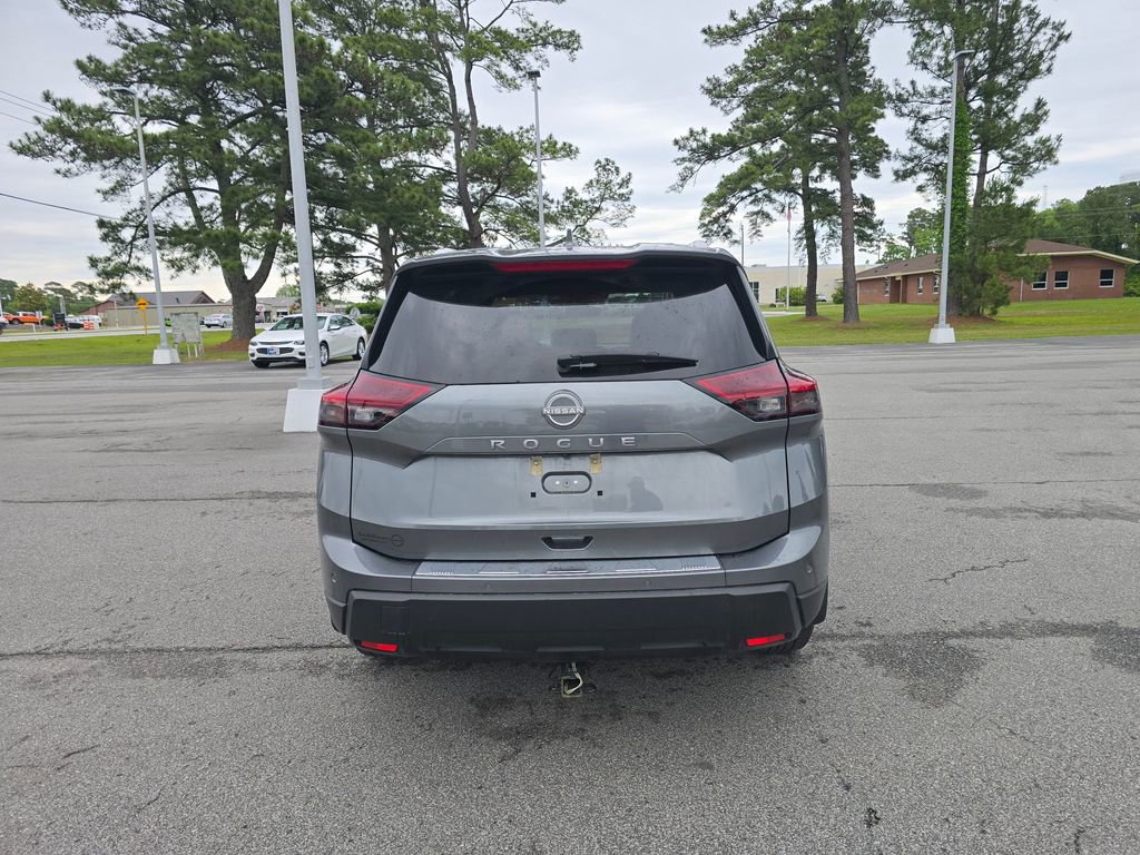Used 2025 Nissan Rogue SV w/ SV Premium Package FWD image 4