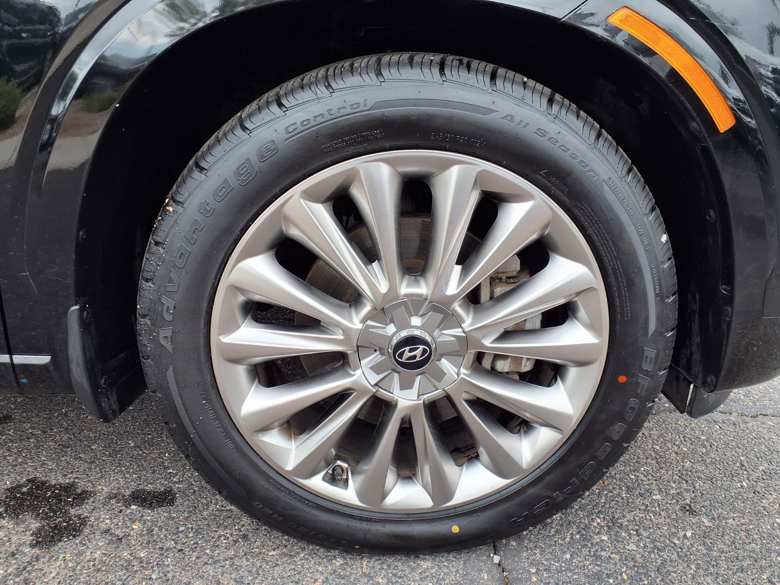 Used 2020 Hyundai Palisade Limited w/ Winter Weather Package FWD image 9