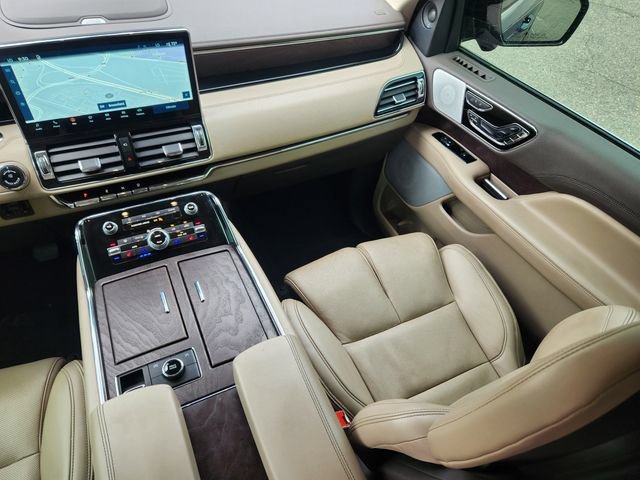 Certified 2023 Lincoln Navigator Reserve AWD/4WD image 14
