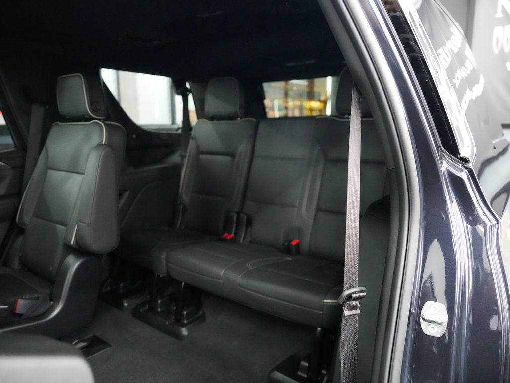 Used 2023 GMC Yukon SLT w/ SLT Premium Package AWD/4WD image 32