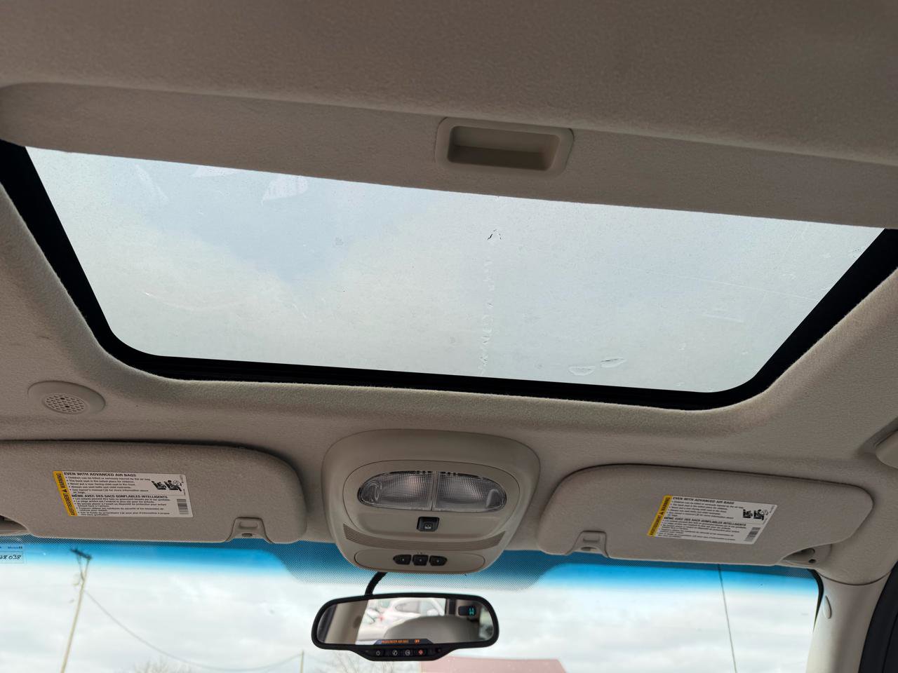 Used 2009 GMC Envoy Denali w/ Sun And 6-Disc Cd Package image 13