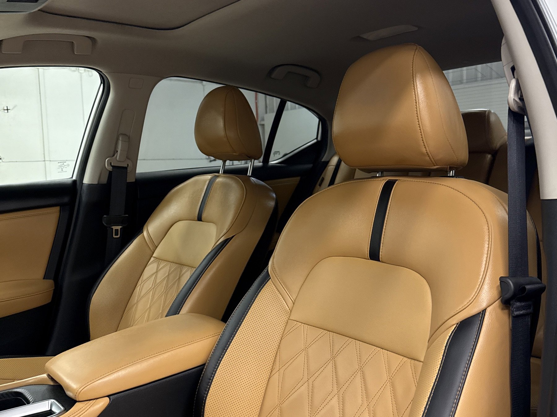 Used 2024 Nissan Sentra SV w/ SV Premium Package image 6