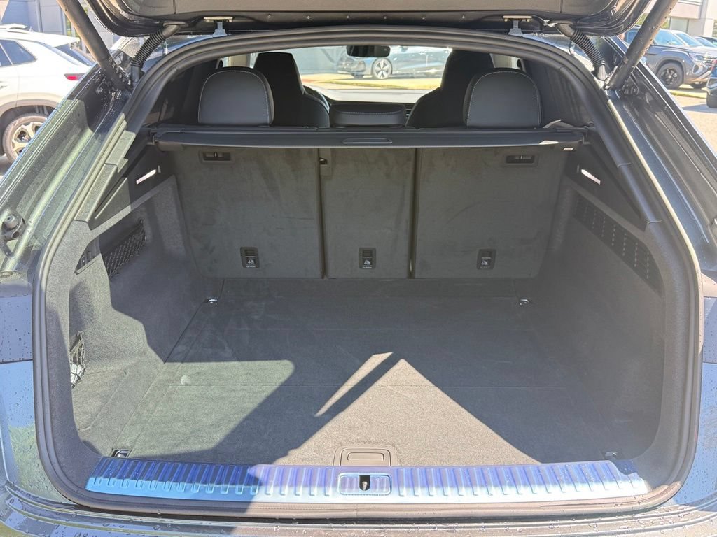 New 2026 Audi SQ8 Premium Plus AWD/4WD image 17