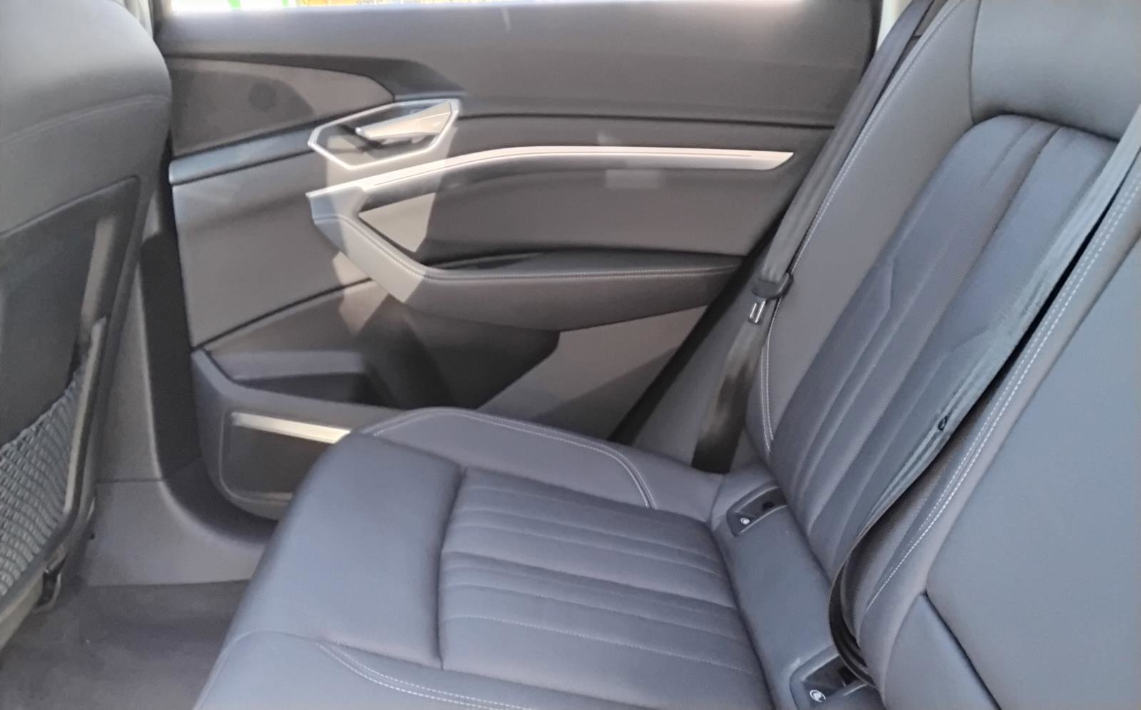 Used 2023 Audi e-tron Premium Plus w/ Premium Plus Package image 16