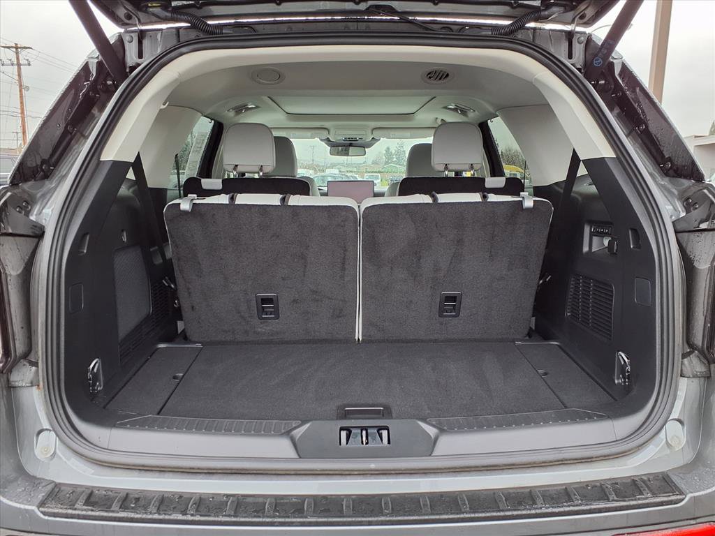 Used 2025 Ford Explorer Platinum w/ Ultimate Package image 12