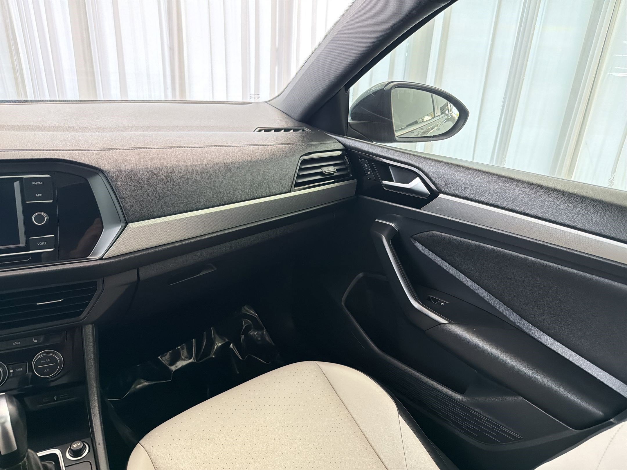 Used 2021 Volkswagen Jetta R-Line w/ R-Line Cold Weather Package image 27