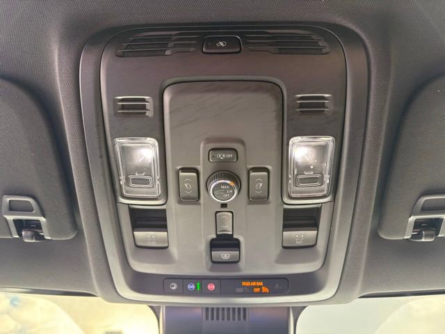 Used 2025 Chevrolet Tahoe High Country image 24