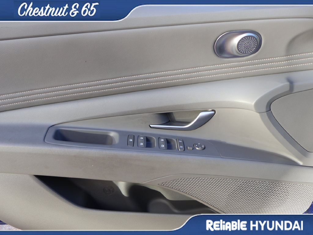 Certified 2025 Hyundai Elantra SEL FWD image 20