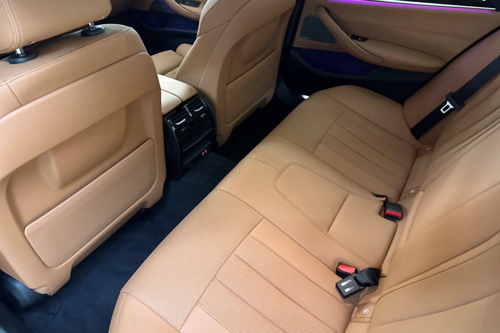 Used 2023 BMW 530e w/ Premium Package RWD image 23