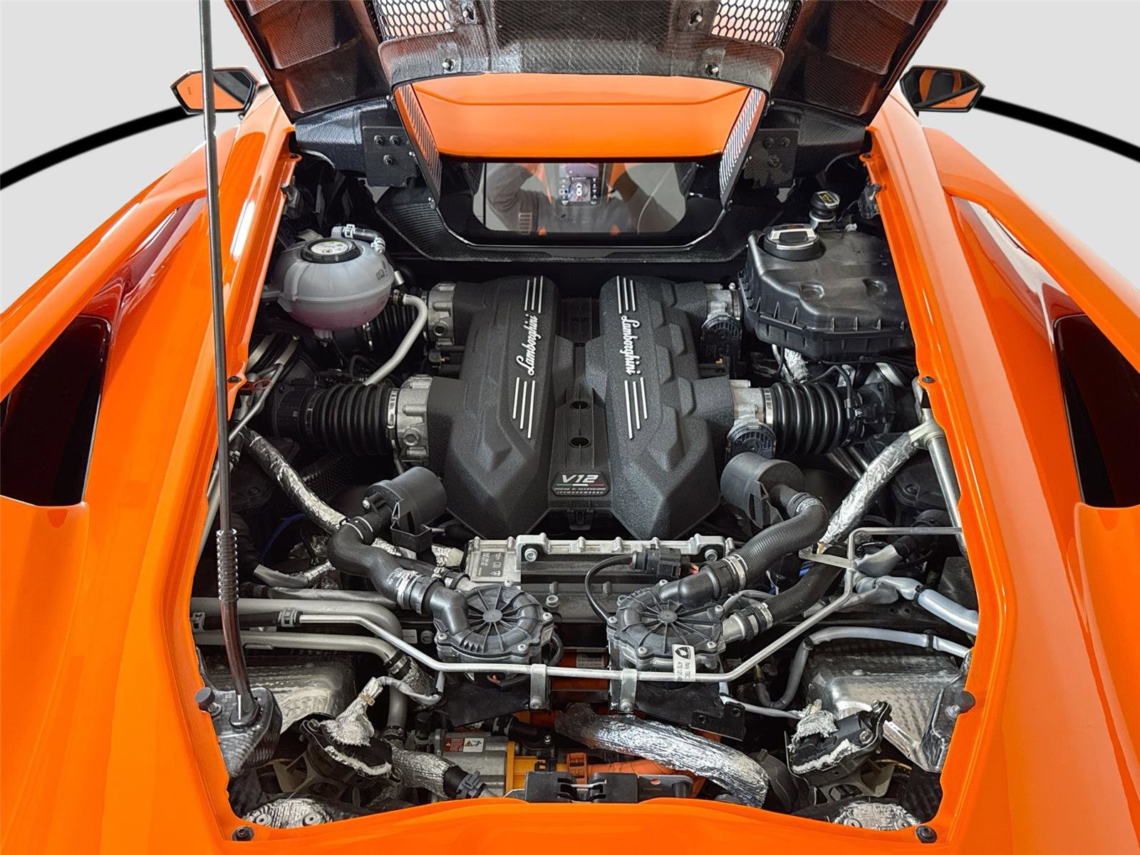 Used 2024 Lamborghini Revuelto image 25