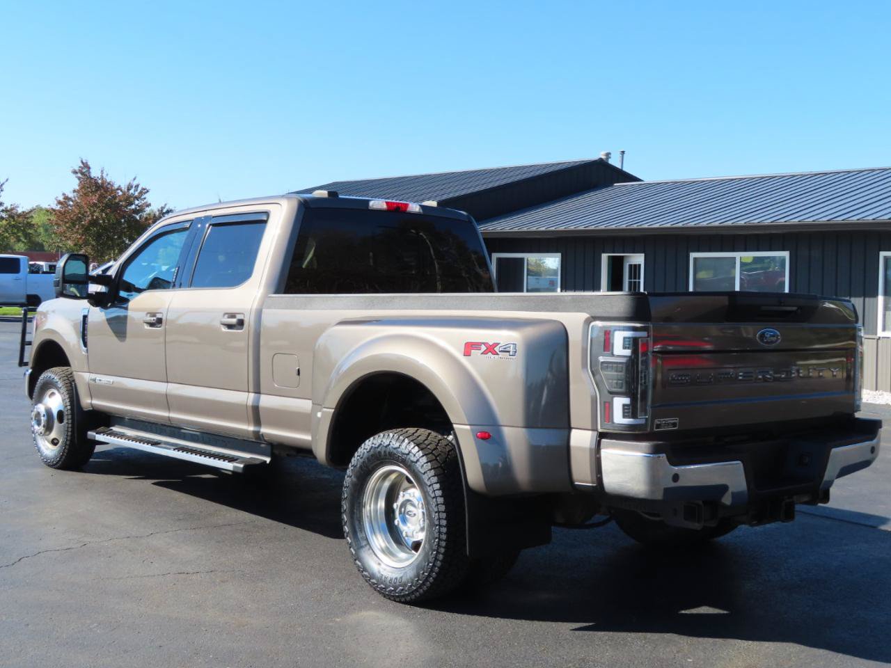 Used 2020 Ford F350 Lariat w/ Lariat Ultimate Package AWD/4WD image 4