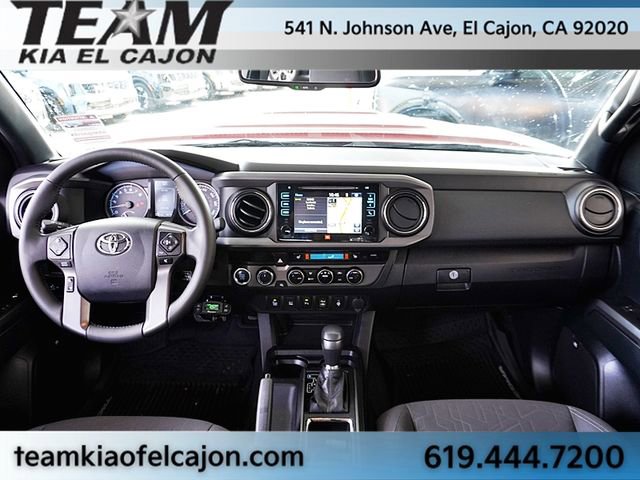 Used 2017 Toyota Tacoma TRD Sport AWD/4WD image 21