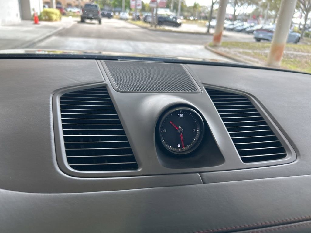 Used 2022 Porsche Cayenne w/ Premium Package Plus image 44