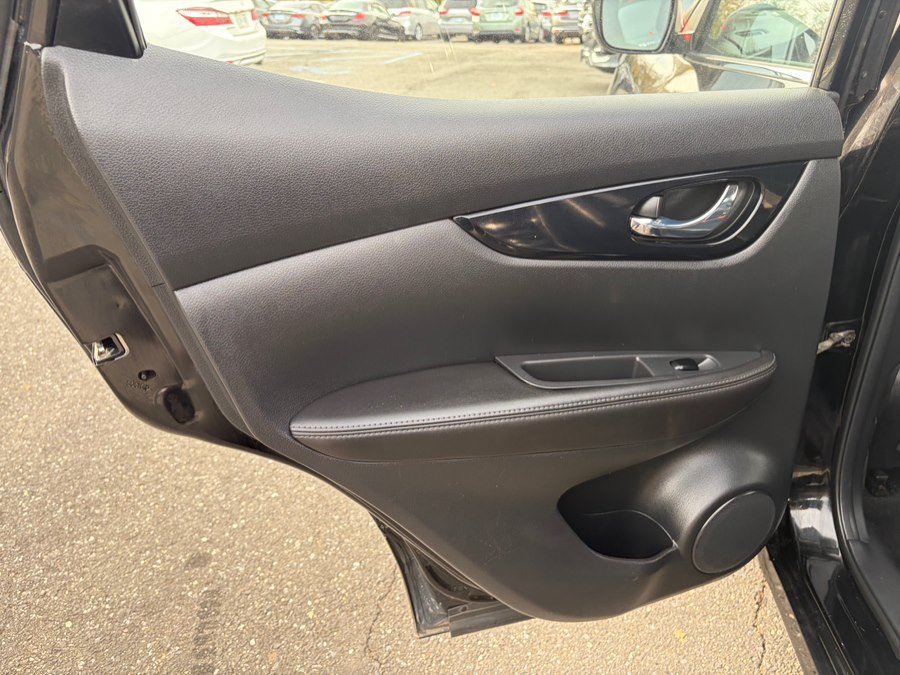 Used 2017 Nissan Rogue Sport SL w/ SL Premium Package AWD/4WD image 10