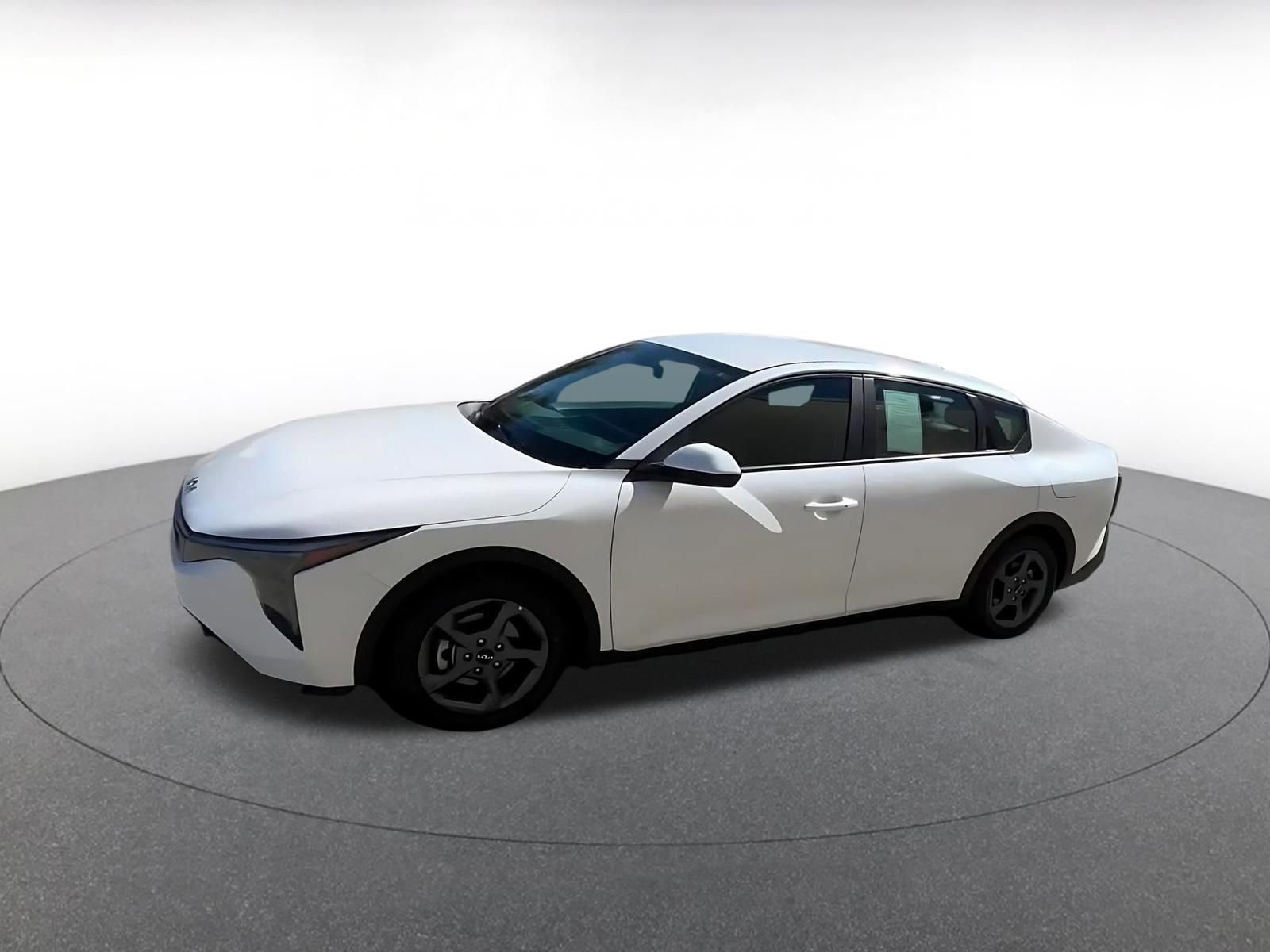 Used 2025 Kia K4 LXS image 8