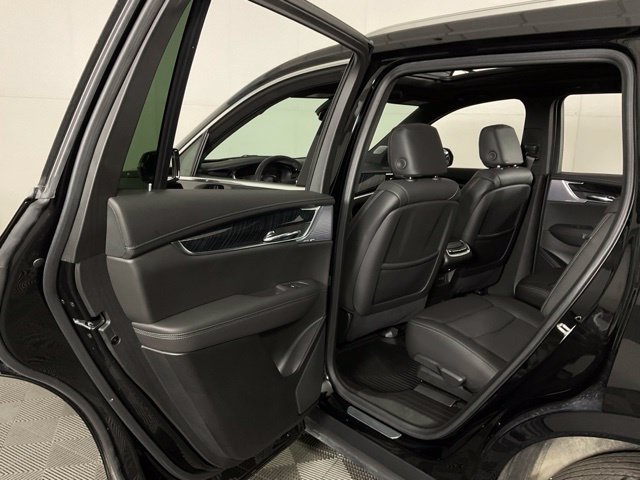 Used 2025 Cadillac XT6 Premium Luxury w/ LPO, Floor Liner Package AWD/4WD image 30