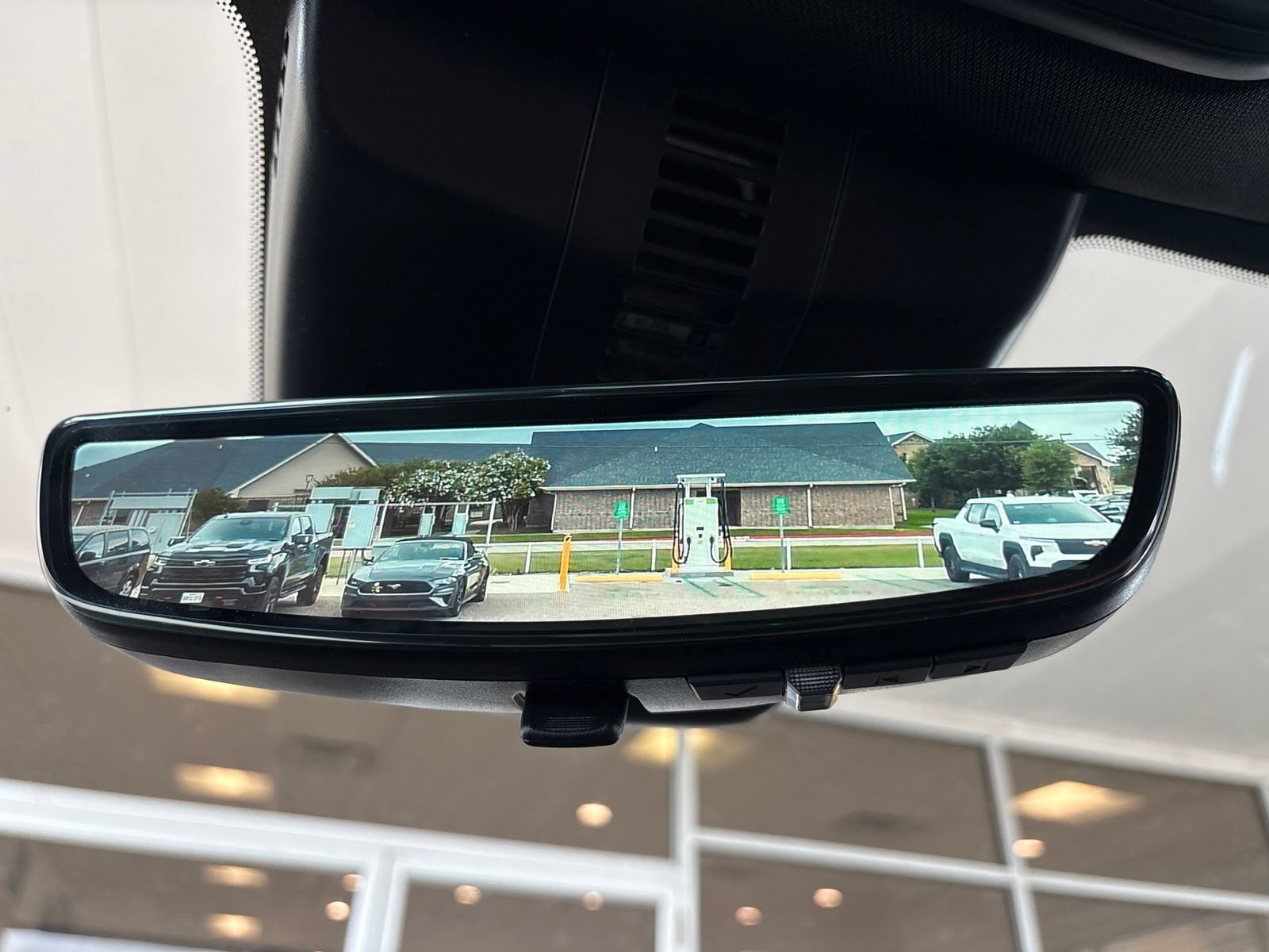 New 2026 Chevrolet Traverse LT w/ Driver Confidence Package FWD image 24