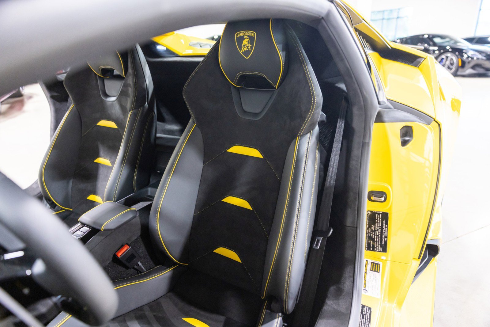 Used 2023 Lamborghini Huracan Tecnica RWD image 37