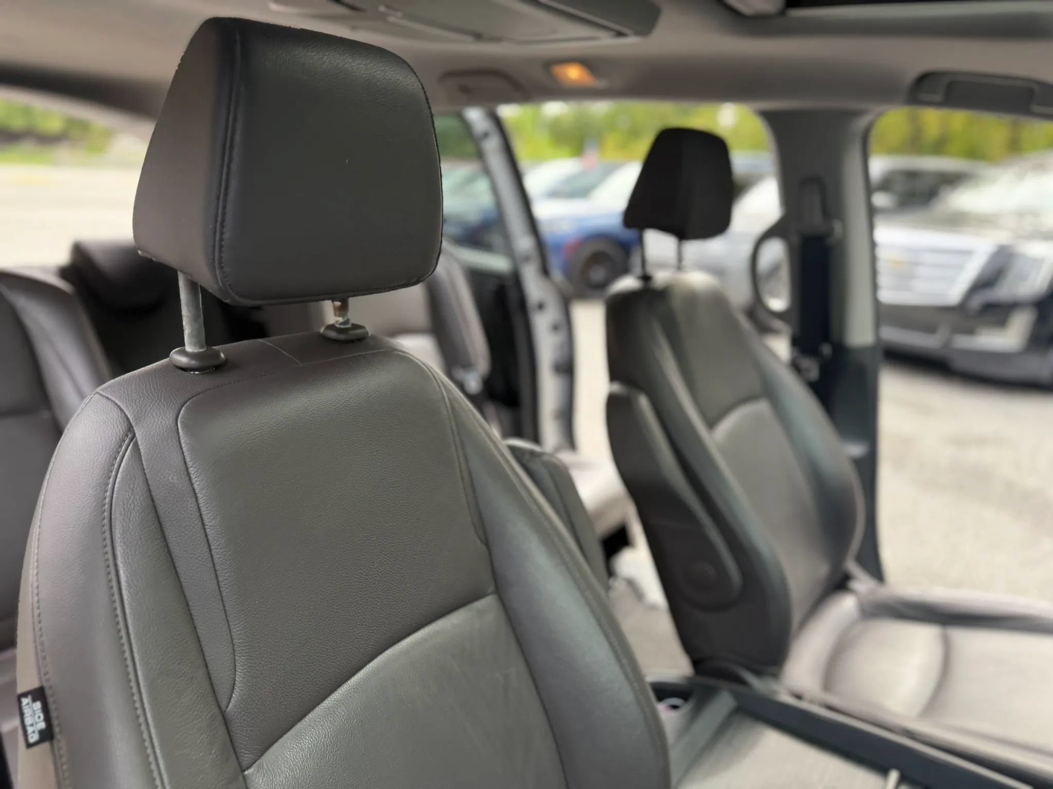 Used 2018 Honda Odyssey Touring image 12