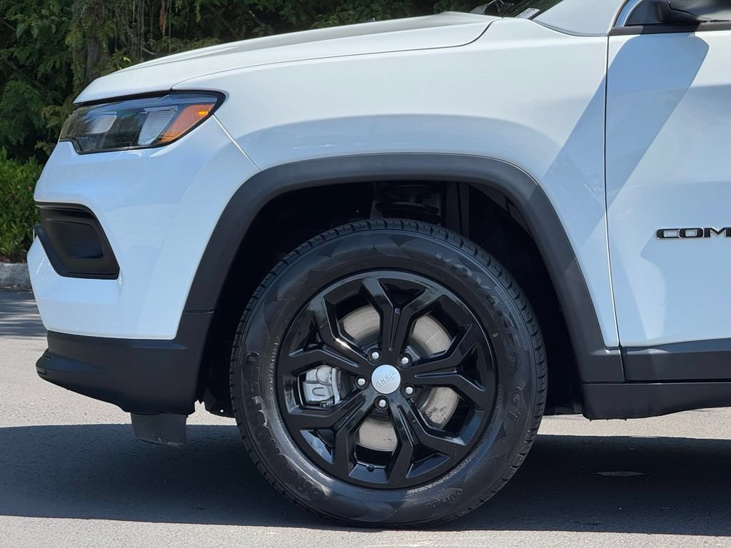 Used 2024 Jeep Compass Latitude AWD/4WD image 4