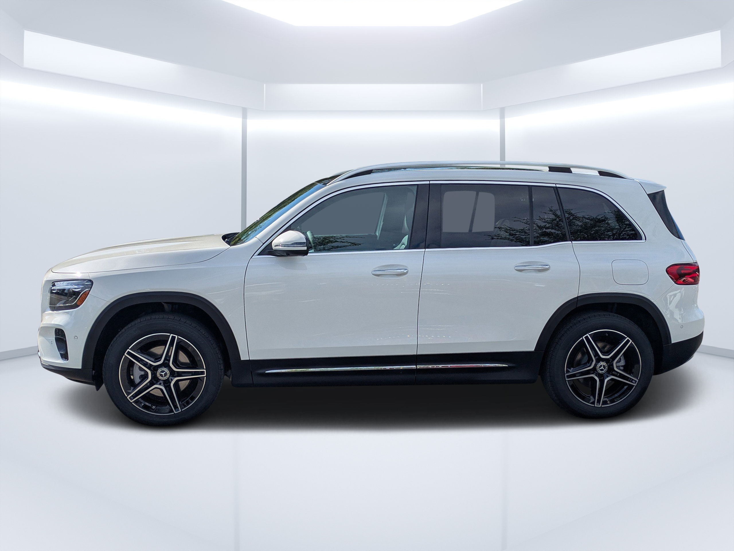 New 2026 Mercedes-Benz GLB 250 4MATIC image 6