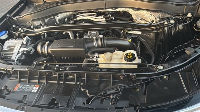 Used 2020 Ford Explorer Platinum w/ Premium Technology Package image 34