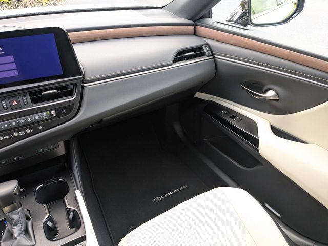Certified 2025 Lexus ES 300h w/ Premium Package FWD image 17