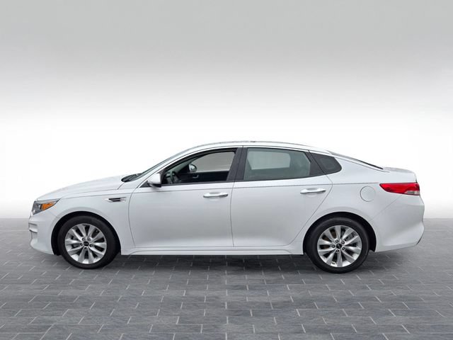 Used 2018 Kia Optima EX w/ Premium Package FWD image 4