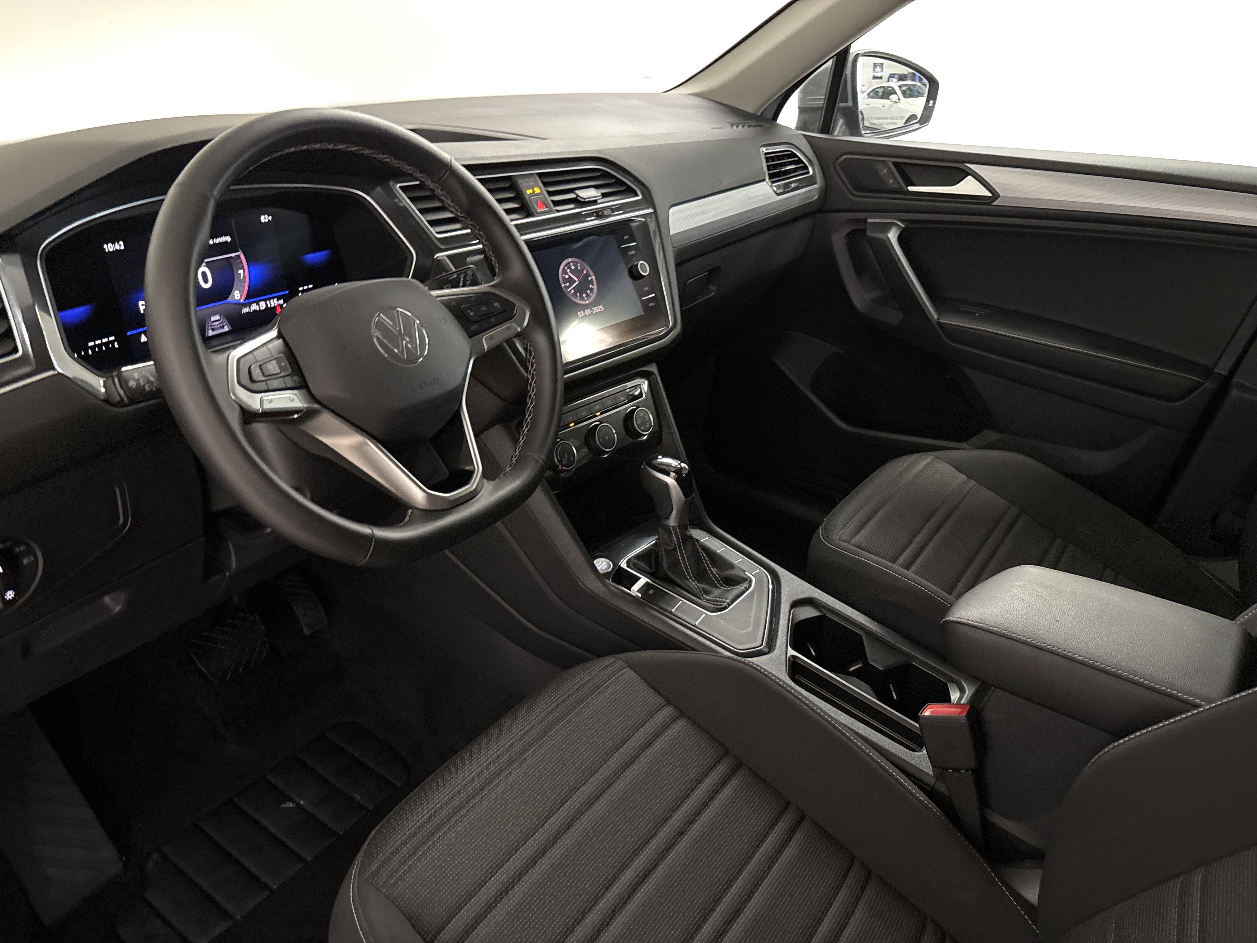 Used 2024 Volkswagen Tiguan S FWD image 9