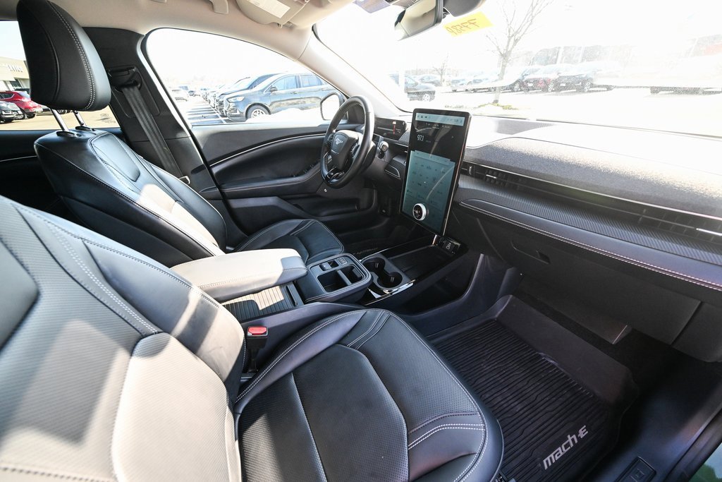 Used 2025 Ford Mustang Mach-E Premium image 24