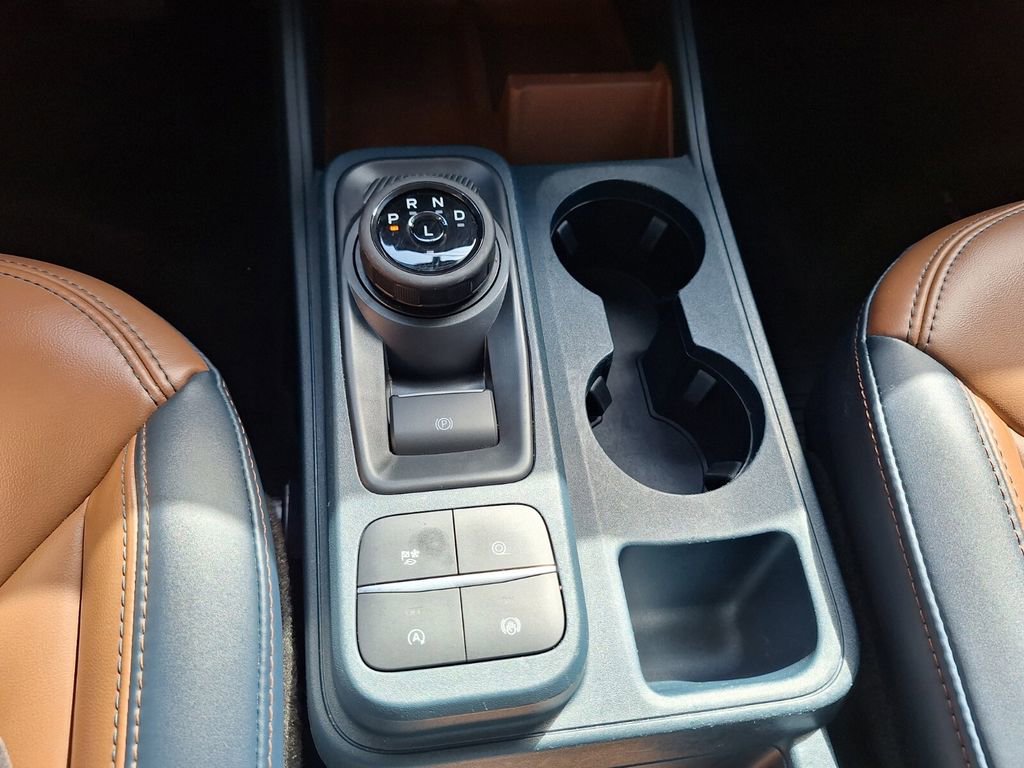 Used 2022 Ford Maverick Lariat w/ Equipment Group 500A Standard image 17