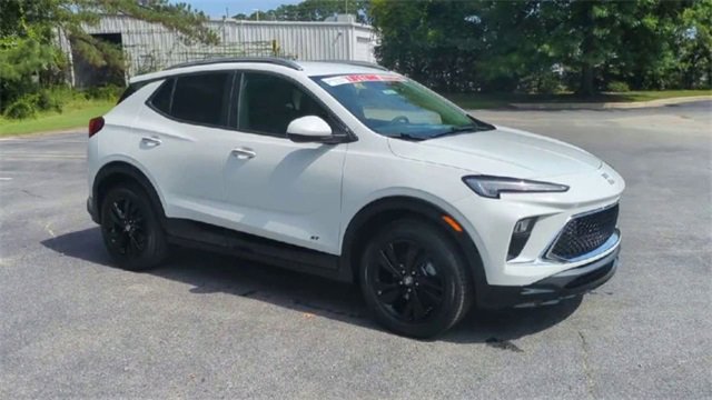 New 2026 Buick Encore GX Sport Touring image 2