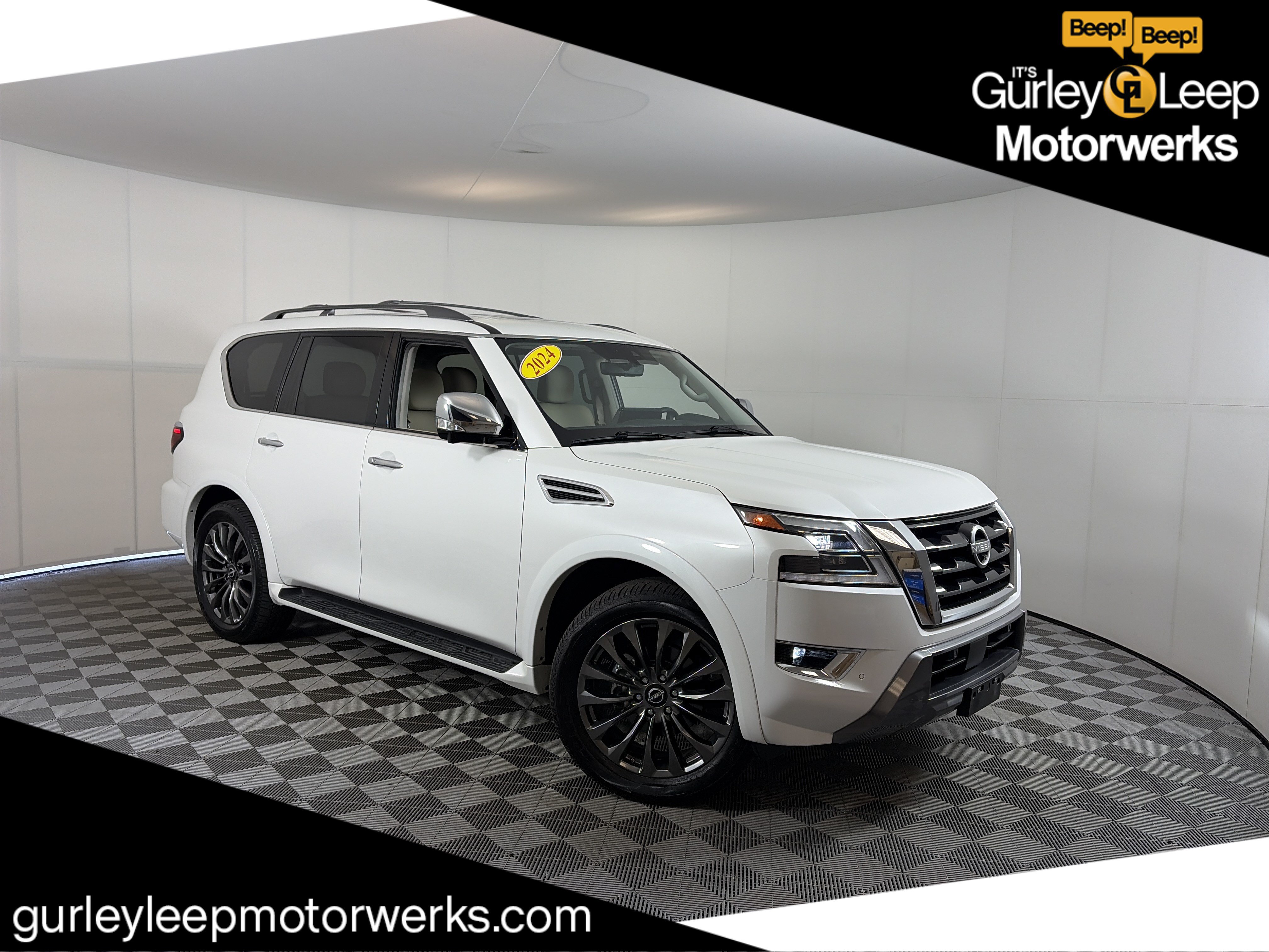 Used 2024 Nissan Armada Platinum w/ Captain's Chairs Package RWD image 1